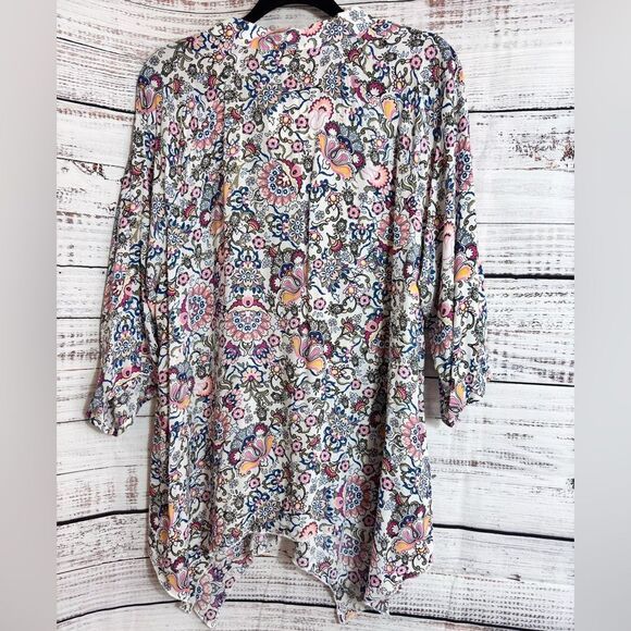 Grand and Greene Top womens Sz XL Blouse button up floral asymmetrical Boho New - Picture 3 of 13